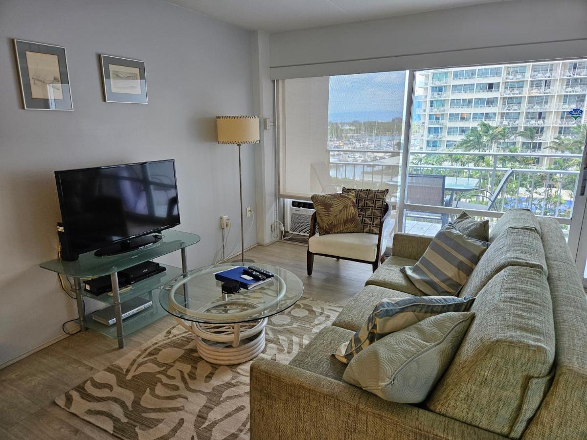Ilikai Hotel Condo With Kitchen And Ocean View ホノルル エクステリア 写真