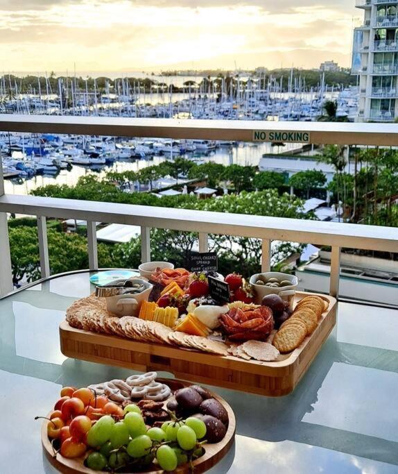 Ilikai Hotel Condo With Kitchen And Ocean View ホノルル エクステリア 写真